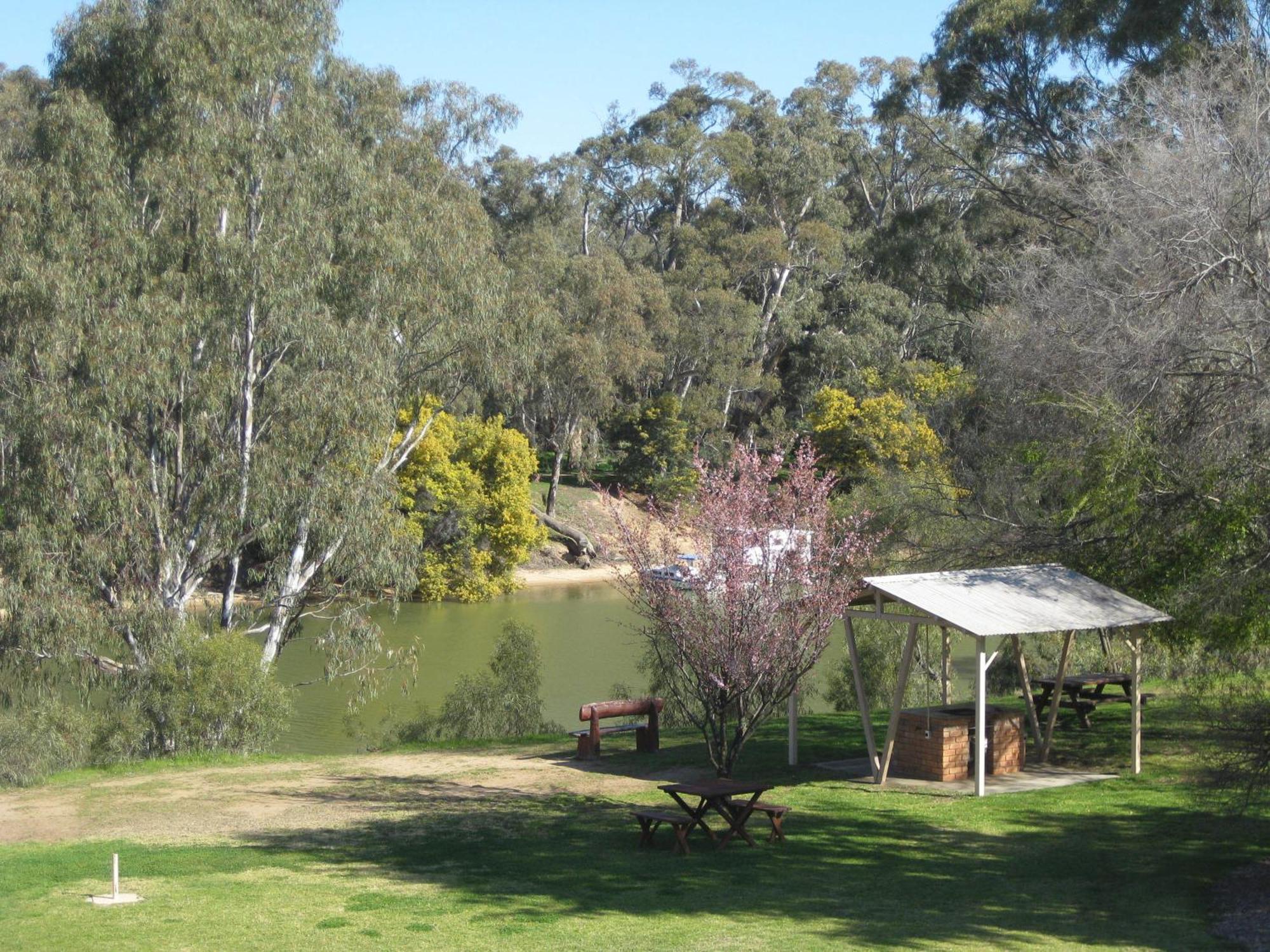 Cadell On The Murray Motel Moama Eksteriør bilde